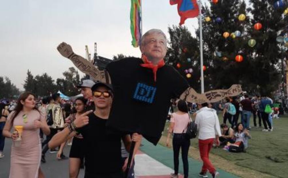 Los memes lucen en el primer día del EDC