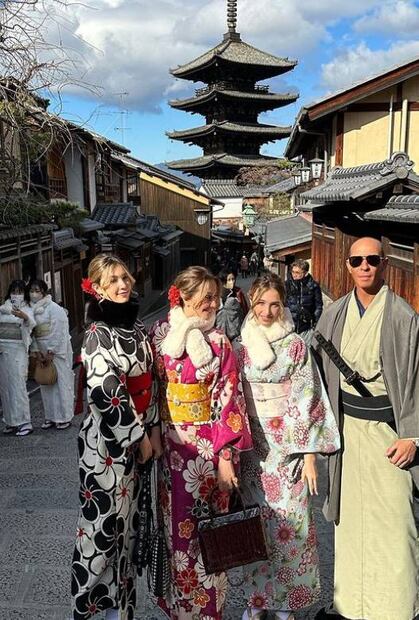 Andrea Legarreta celebra en Japón el cumpleaños 16 de su hija Nina Rubín