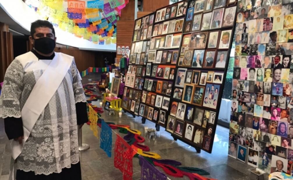Con ofrenda monumental, cementerio de Tlalnepantla recuerda a sus inquilinos