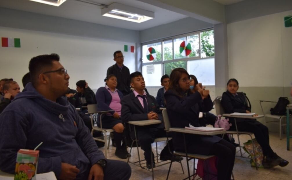 “Si estuviera solo, quién me avisa que está temblando”; así vivieron alumnos sordos el sismo en CDMX
