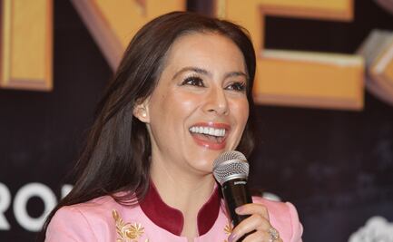 Claudia Lizaldi defiende rifa de AMLO y la llaman la nueva Legarreta