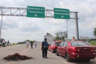 Habitantes en Chiapas exigen ayuda tras sismos; bloquean vialidades