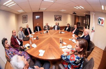 Llaman ex líderes priistas a la unidad para fortalecer al partido