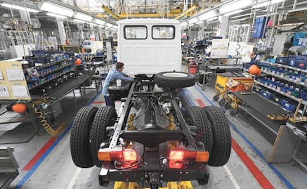 Producción de camiones pesados crece 12% durante agosto en México