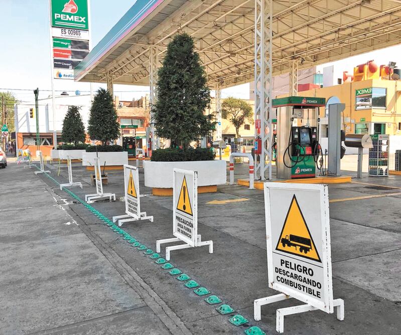 El desabasto en gasolinerías fue una de las consecuencias de la estrategia federal contra el huachicoleo que implementó el gobierno este año. ARCHIVO EL UNIVERSAL