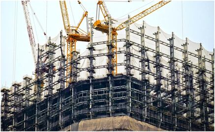 Cae 1.8% producción de constructoras en abril, su mayor descenso en 17 meses