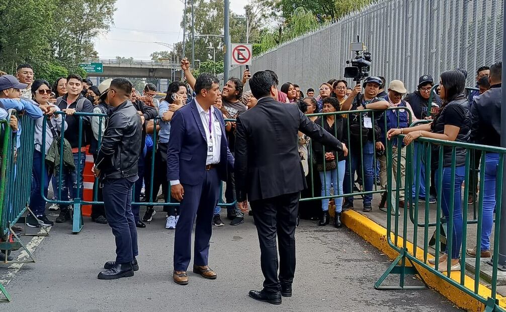 Simpatizantes de Sheinbaum llegan al Tribunal Electoral, antes de que le entreguen constancia de presidenta electa. Foto: Víctor Gamboa / EL UNIVERSAL