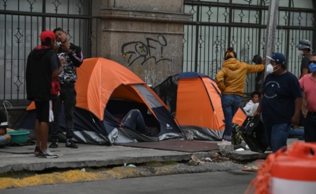 Casas de campaña del plantón FRENAAA ya tienen nuevos dueños