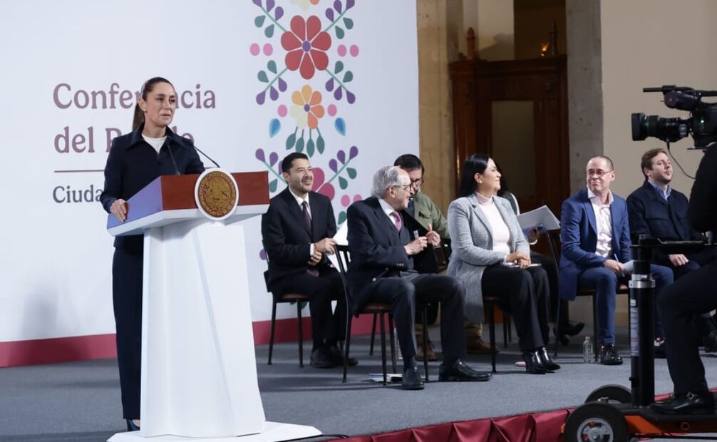La presidenta Sheinbaum Pardo rechazó que a los migrantes se les envíe al centro de detención conocido como el Alcatraz de los Caimanes, en Florida, Estados Unidos, el cual será inaugurado este martes por el mandatario estadounidense Donald Trump. Foto: Fernanda Rojas / EL UNIVERSAL