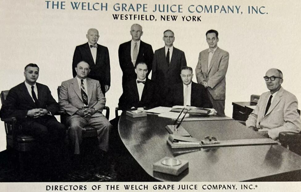 Desde 1956, la actual Welch's es una prominente compañía estadounidense que se especializa en jugos y gelatinas, propiedad de una cooperativa nacional de viticultores. En la imagen se ve a los directores de la firma, a mediados de siglo. ESPECIAL.