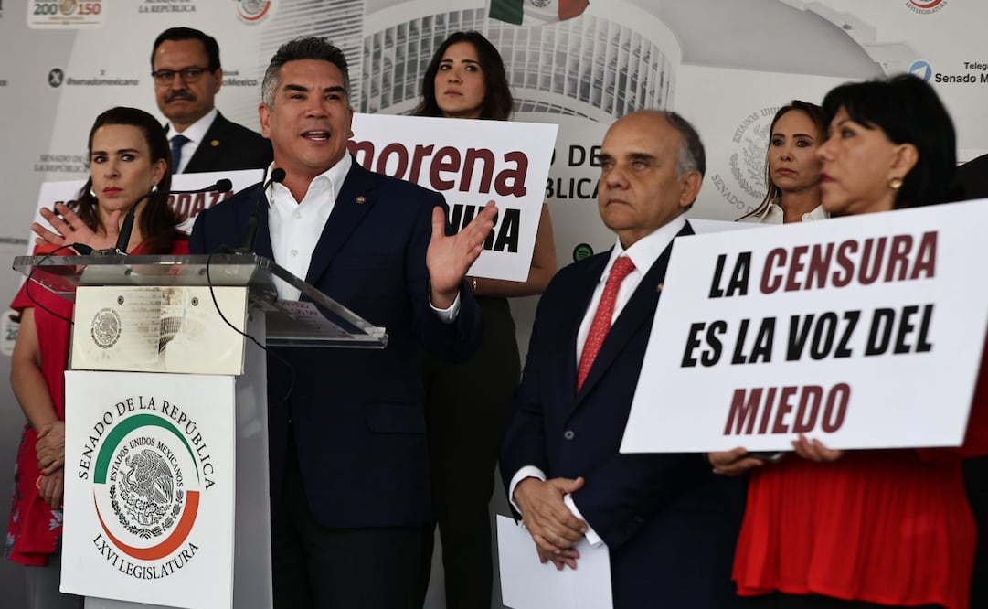 Bloque opositor denuncia censura tras la aprobación en fast track nueva Ley de Telecomunicaciones. Foto: Berenice Fregoso / EL UNIVERSAL