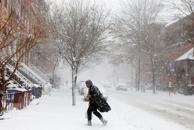 Tormenta invernal azota noreste de EU; cancelan miles de vuelos