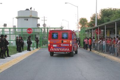 Internos roban farmacia en penal de Cadereyta; se intoxican 4