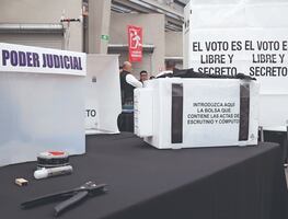 Reparto de “acordeones” en elección judicial está prohibido, ratifica el TEPJF; ciudadanos podrán votar con "anotaciones"