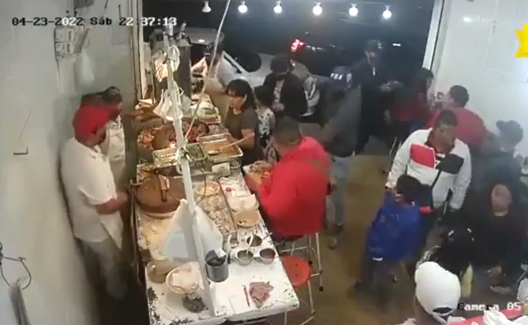 Asalto en taquería de Naucalpan. Foto: Captura de video de @QuePocaMadre_Mx