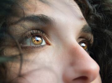 7 productos beauty con cafeína para despertar la mirada
