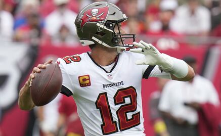 Tom Brady logró remontar a los Panthers para sellar el título de la NFC Sur 