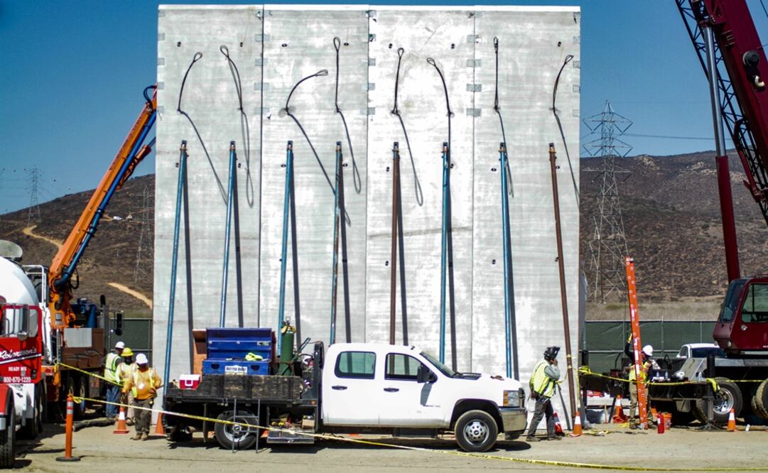 Vista general de uno de los 8 prototipos de muro que se construyen en el área de la Mesa de Otay, en la fronteriza ciudad de Tijuana, en el estado de Baja California (Foto: EFE)