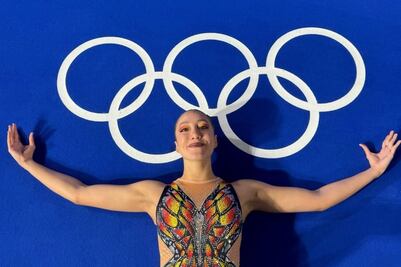 Nadadora mexicana responde a quienes la llamaron "hambreada"; por vender su celular de Juegos Olímpicos