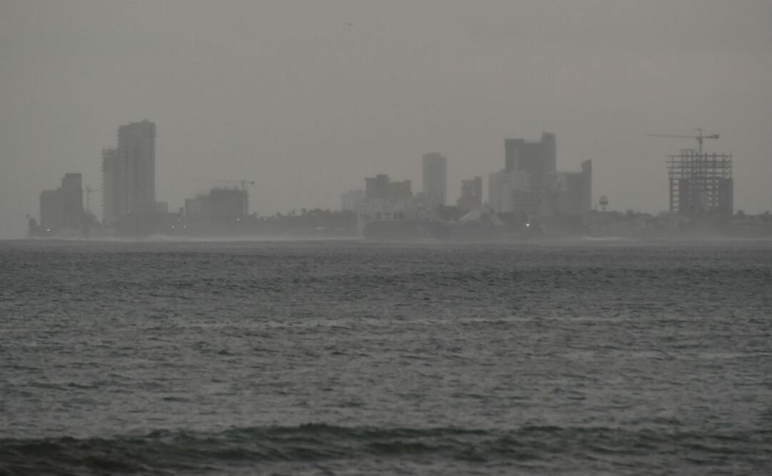 A las 19:00 horas, tiempo del Centro de México, la muralla delantera del meteoro cubrió el sur de Sinaloa, entre Escuinapa y Rosario, así como el norte de Nayarit, en Tecuala, Acaponeta y Lugares cercanos. FOTO: AFP