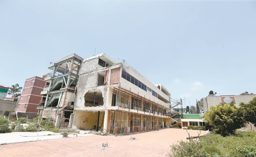 De acuerdo con la fiscalía, el DRO reportó una remodelación en el Colegio Enrique Rébsamen, pero en realidad se trató de la construcción de un cuarto nivel, en donde había acabados de lujo. Foto: Valente Rosas/ EL UNIVERSAL.