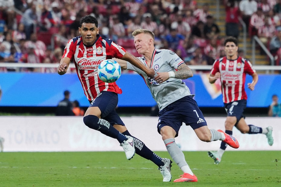 Chivas y Cruz Azul durante la Jornada 7 del Apertura 2025 - Foto: Imago7