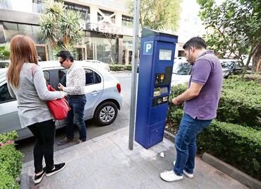 Polémica por horario de parquímetros