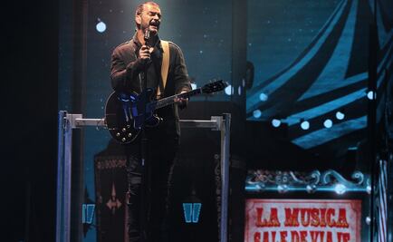 En ambiente circense, Ricardo Arjona cautiva a fans mexicanos