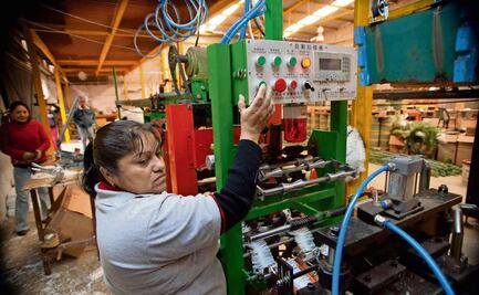 Mujeres ganan menos que los hombres: informe