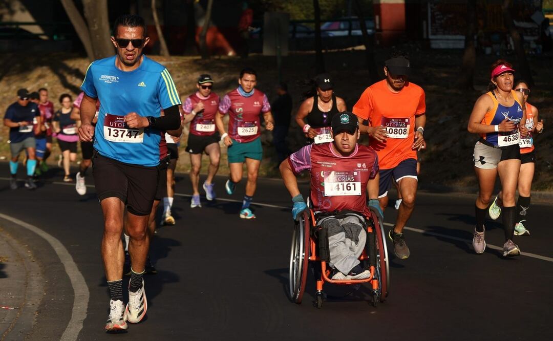 PRIMERA CARRERA DE LAS UTOPÍAS en su paso por viaducto y Churubusco. Foto: Berenice Fregoso El universal