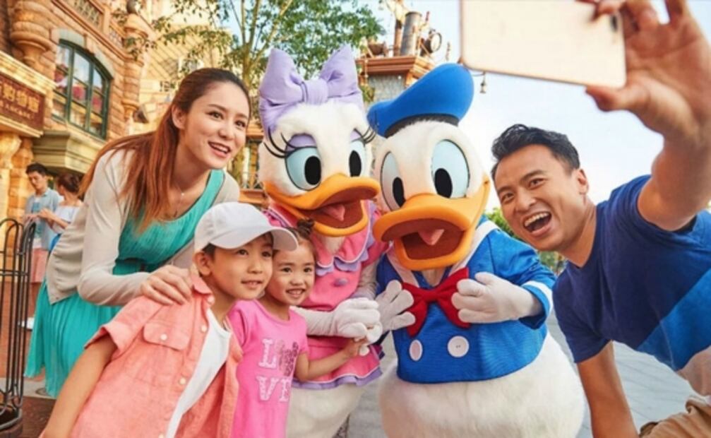 ¿Mickey no dará abrazos? Así podrían reabrir los parques de Disney