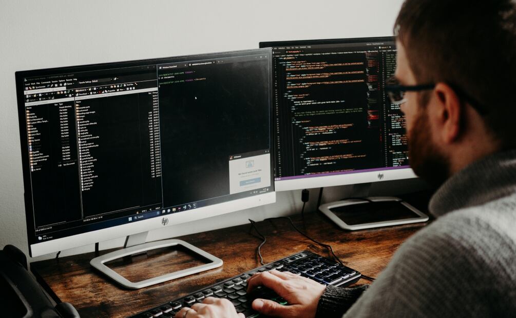 Empresas adoptan la IA. Imagen: Pexels