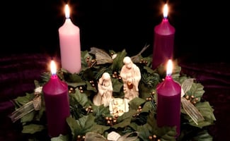Corona de Adviento 2025: ¿cuándo se enciende la segunda vela y qué color toca?