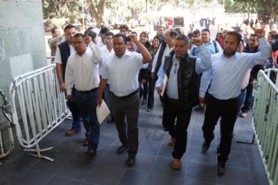 Se reúnen Alejandro Murat y comitiva de la Sección 22
