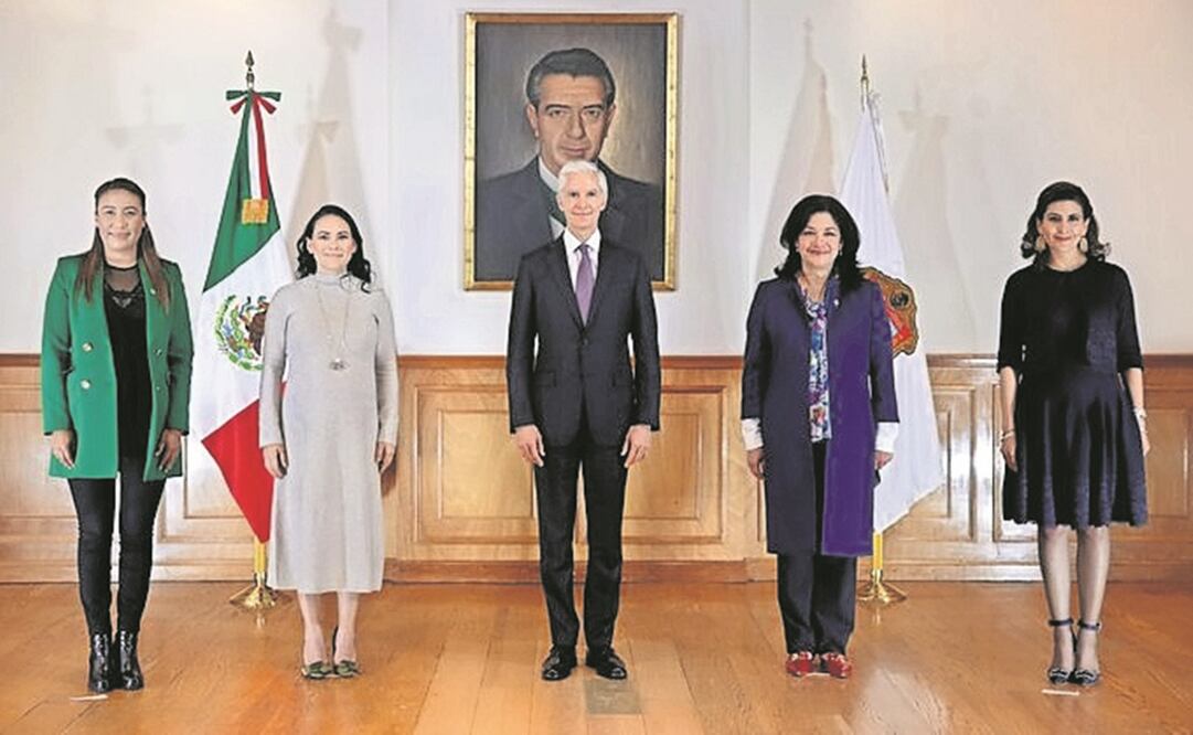 El gobernador Alfredo del Mazo tomó protesta a las nuevas secretarias y confío en que su labor al frente de las dependencias será en favor de las familias mexiquenses. Foto: ESPECIAL