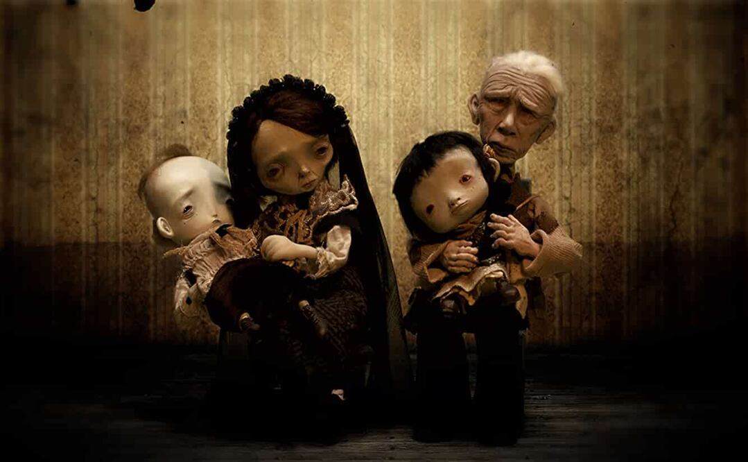 Pocos pueden hacer stop motion en el mundo. Y no es por calidad o falta de creatividad, sino porque implica que por cada segundo de acción, se tenga que mover el títere utilizado 24 ocasiones, así sea un milímetro.
El propio Guillermo del Toro ha reconocido que la paciencia no es lo suyo, así que admira a varios artistas mexicanos, que sí tienen la calma para hacerlo.
