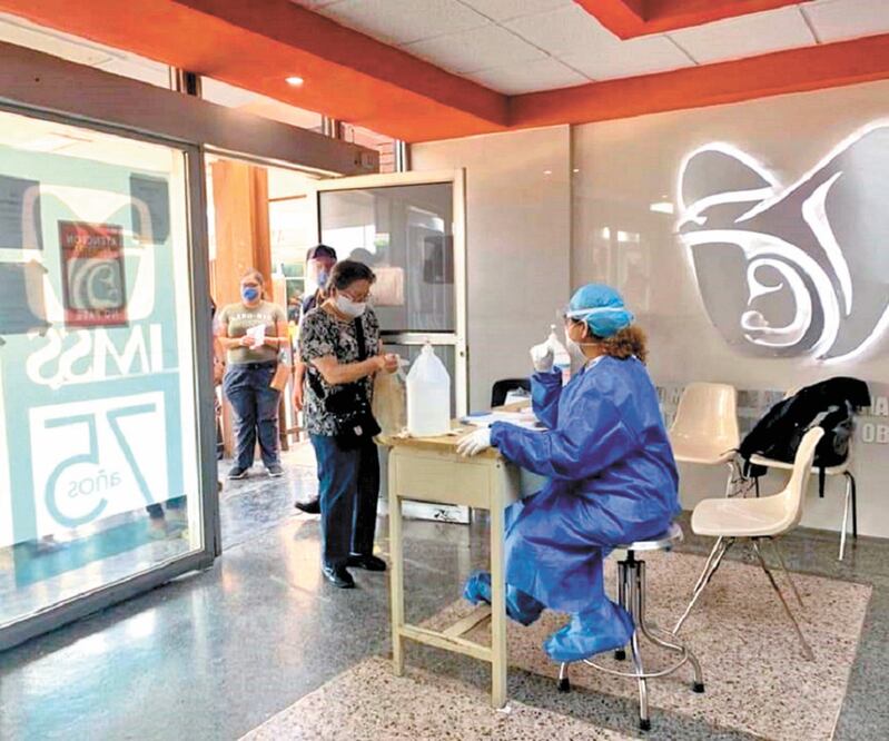 Las unidades médicas del IMSS especiales para atender a pacientes con coronavirus, las clínicas 4, 6, 17 y 67, además del Hospital Santa Cecilia, están a 36% de ocupación, dice la representante de la institución. Foto: TOMADA DE FACEBOOK
