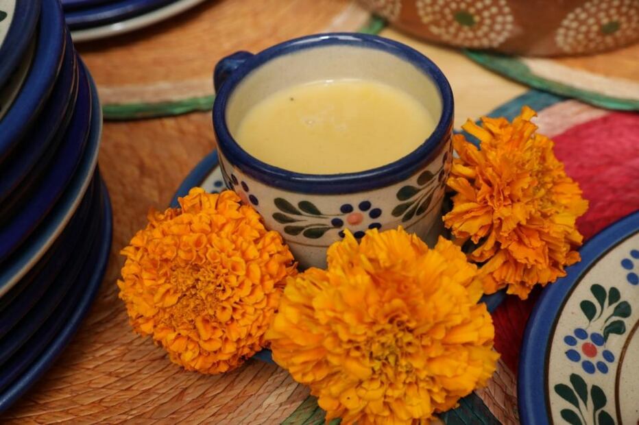 Atole de cempasúchil elaborado en la  elaborado en la Meseta Purépecha, 27 de octubre de 2024. Foto: Especial