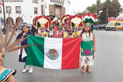 Niños llevan la Danza de la Pluma a Marruecos