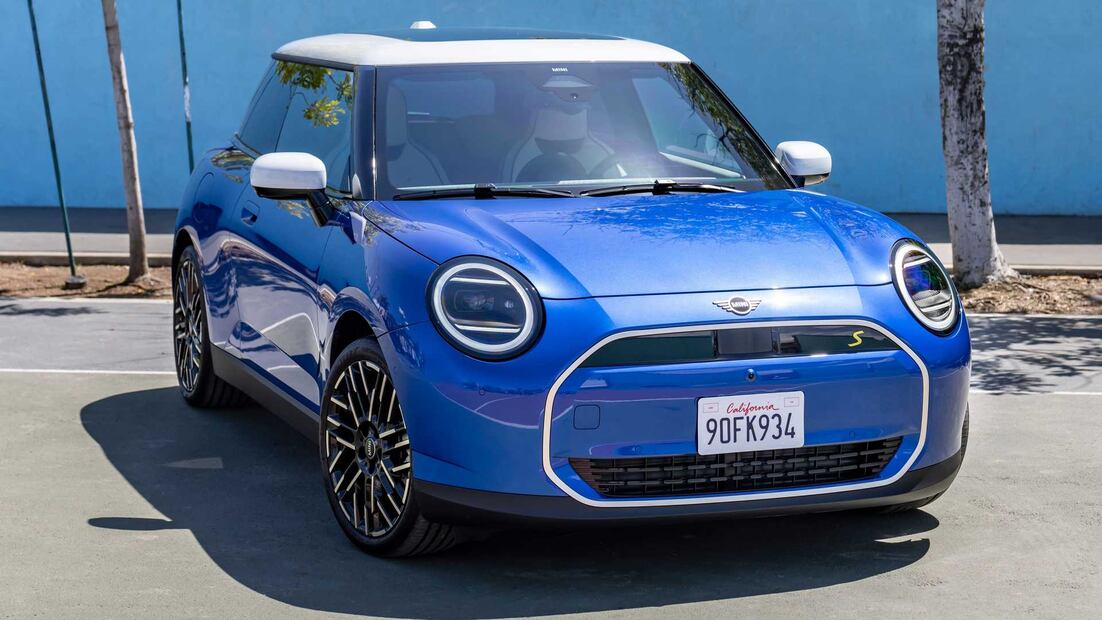 Estas fotos revelan el diseño de la próxima generación del Mini Cooper.
