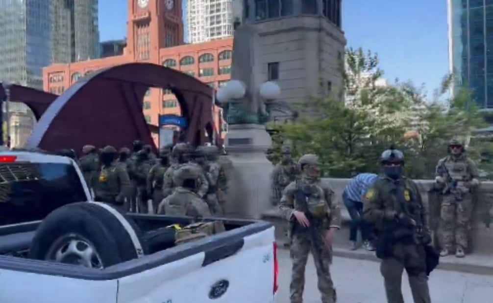Agentes federales en Chicago. (28/09/25) Foto: Captura de video