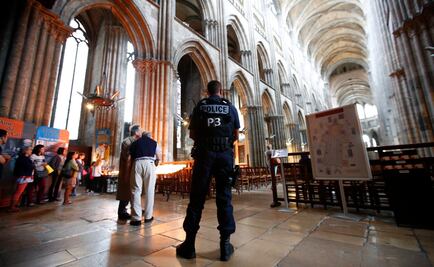 Atacante de iglesia amenazó con destruir Francia