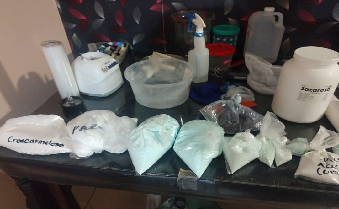 La Fiscalía General de la República aseguró 33 mil 919 pastillas de fentanilo y 29 bolsas con la misma sustancia. Foto: Fiscalía General de la República