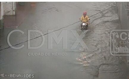 Lluvia causa encharcamientos en oriente y sur de CDMX