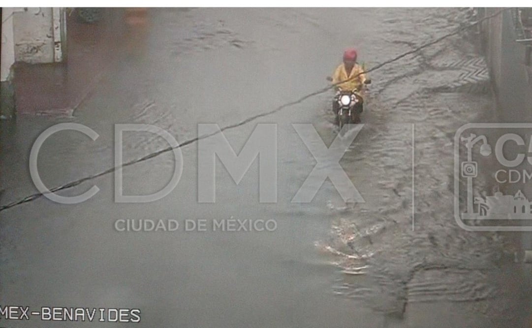 Anegación en Avenida México. (Foto: Twitter @C5_CDMX)