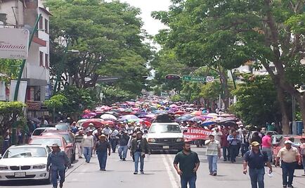 Sección 7 del SNTE marcha en Chiapas contra reforma educativa 