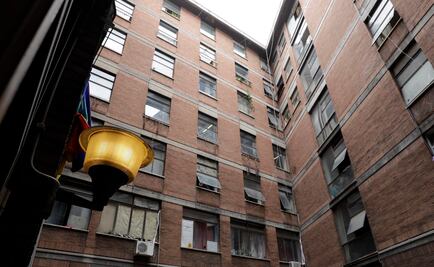 Cardenal rompe la ley para dar electricidad a personas sin hogar en Roma