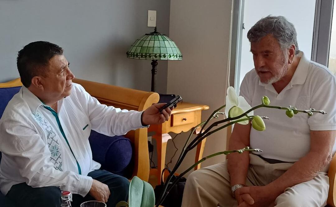 Carlos Ferreyra platicó con Edmundo Cázares sobre su vida, su paso por el periodismo y el padecimiento de su esposa "Male". / Foto: Edmundo Cázares.