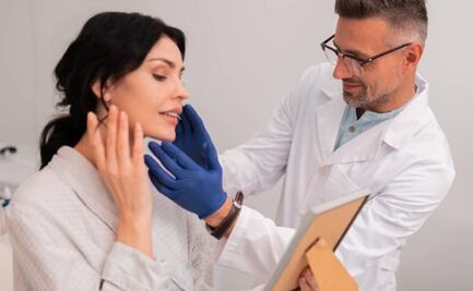 Cirujano famoso recibe solicitudes de pacientes para quedar como rostros de Lensa IA