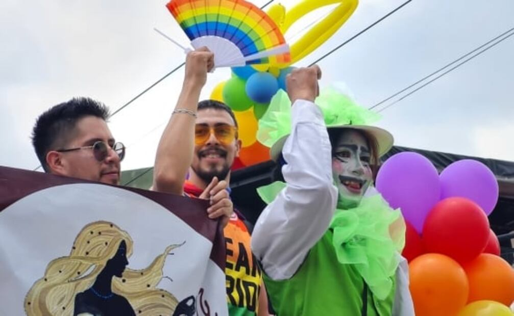 Metepec vive su primera marcha del Orgullo LGBTTTI+ con música, colores y carros alegóricos